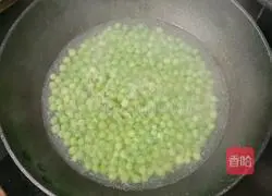 Illustration of how to make fried peas with beef cubes 5