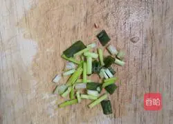 Illustration of how to make scrambled eggs with mushrooms 4