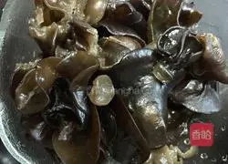 Illustration of how to make organic cauliflower in a dry pot 6