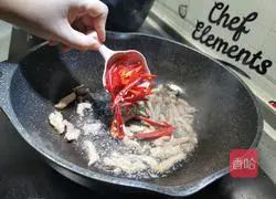 Illustration of how to make two-color rice bento with fried shredded pork and lotus root 5