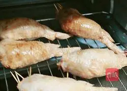 Illustration of how to make chicken wings with rice 10
