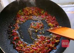 Illustration of how to make spicy tofu skin 5