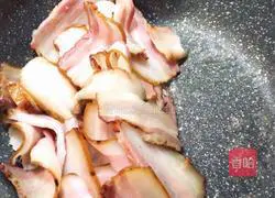 Sichuan - Illustration of Stir-fried Bacon with Walnut Flowers 9