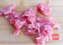 Illustration of how to make fried pork slices with pickles 1