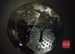 Illustration of how to make steamed chicken breast and lotus root clips 8