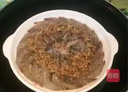 Illustration of how to make steamed shrimp with garlic vermicelli 7