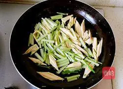  Illustration of how to make celery-flavored yuba 7