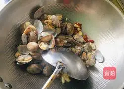 Illustration of how to make spicy clams 2