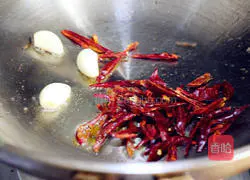 Illustration of how to make stir-fried pork sausage 4