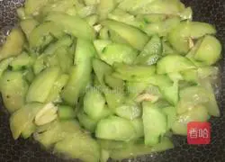 Illustration of how to make cucumber and fried meat 6