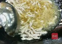 Illustration of how to make shredded pork with pickled mustard 5