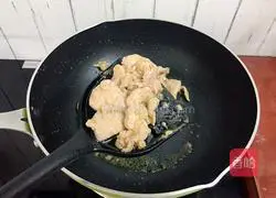 Illustration of how to make fried pork with mushrooms 9