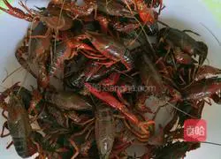 Illustration of how to make spicy crayfish 1