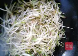 Illustration of how to make sweet leek and scrambled eggs with spring machine 3