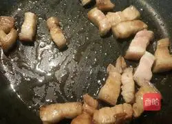 Illustration of how to make pork belly, cabbage and dried tofu stew 2