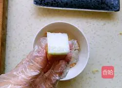 You can stuff the meat into the bean paste and stuff it with winter melon.Illustration of how to do it 8