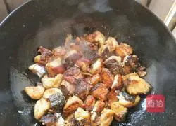 Illustration of braised fish cubes 5