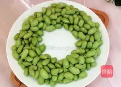 Illustration of how to make steamed edamame with minced meat 1