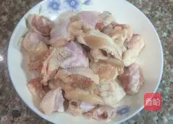 Illustration of how to make spicy chicken 1