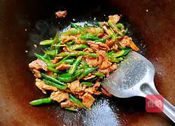 Illustration of how to make fried pork with pepper 10