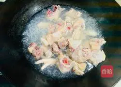 Illustration of how to make large plate chicken 1