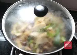 Illustration of how to stir-fry winter bamboo shoots with mushrooms 8