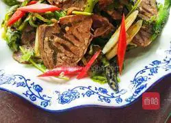 Beef mixed with roasted peppers Practice illustration 3