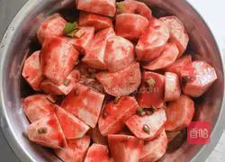 Illustration of how to make rose bean curd and taro chicken 10