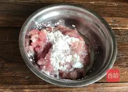 Illustration of how to stir-fry shredded pork with dried celery and fragrant 2