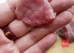 Illustration of how to make stir-fried pork with leeks 2