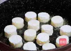 Illustration of Homemade Scrambled Egg and Tofu Bento 5