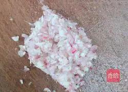 Illustration of how to make boneless chicken thighs with scallion oil 4