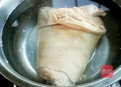 Illustration of how to make secret sauce elbows 1