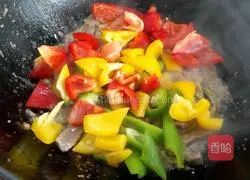 Illustration of how to make fried beef with colored pepper 8