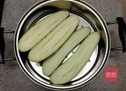 Illustration of how to make garlic-flavored hand-shred eggplant 1