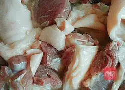 Illustration of Braised Pork Trotters 2