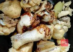 Illustration of how to make chestnut roast chicken 7