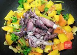 Illustration of how to make fried squid with soy sauce (10-minute quick dish)