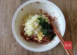 Illustration of how to make Qingbo meatballs 5