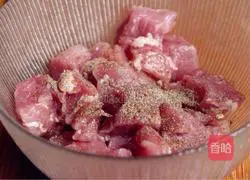 Pineapple Sweet and Sour Pork Recipe Illustration 3