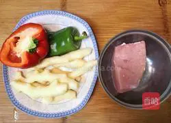 Illustration of how to make ginger pork shreds 1