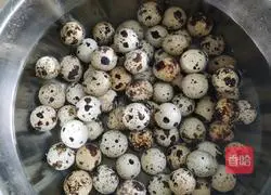 Illustration of how to make secretly spiced quail eggs 1
