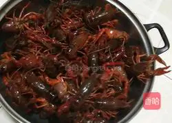 Illustration of how to make spicy crayfish 1