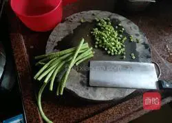 Illustration of how to make beans and omelette 1