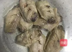 Illustration of how to make chicken wings with vine pepper sauce and bean paste 3