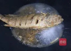 Illustration of braised yellow croaker 6