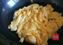 Illustration of how to make scrambled eggs with tomatoes 6