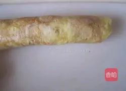 Illustration of how to make golden egg rolls 6