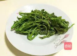 Illustration of how to make Chinese toon scrambled eggs 2