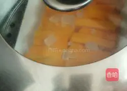 Illustration of how to make steamed pumpkin with rock sugar 4